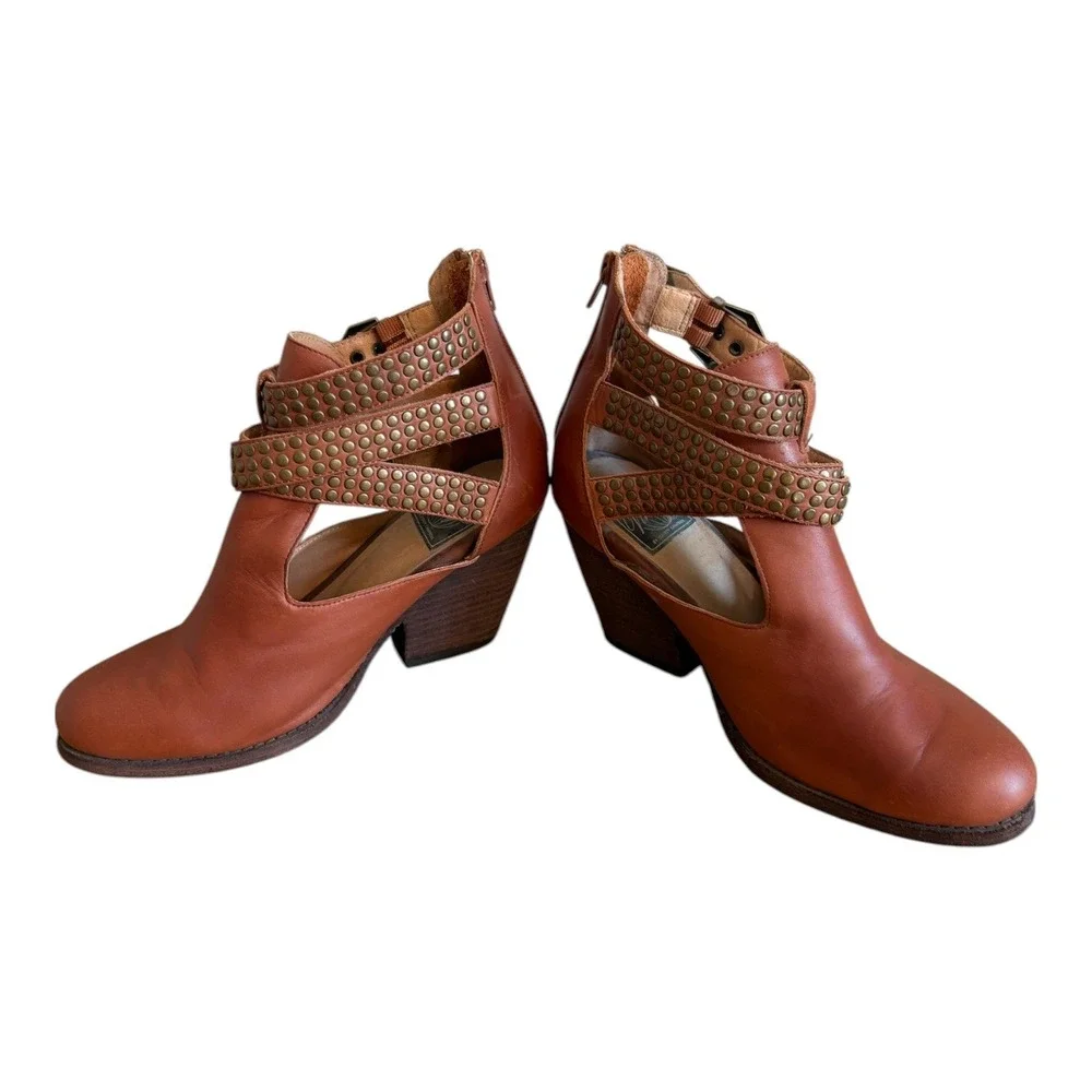 Jeffrey Campbell smooth tan